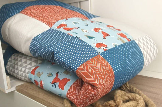 KRABBELDECKE - PATCHWORK - Decke - Babydecke - FUCHS Hase blau/rost/grau - personalisierbar mit Namen / Datum / Uhrzeit / Größe / Gewicht