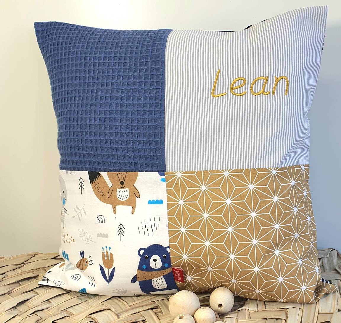 PATCHWORK - KISSENHÜLLE - Kissen mit Namen - Kinderkissen - Kissen Baby personalisierbar - Kuschelkissen - WALDTIERE  darkjeans senf