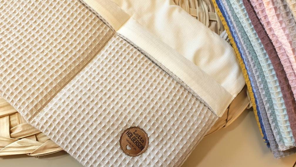 Waffelpique - praktische Betttasche - WANDUTENSILO - Organizer für Wickeltisch, Babybett -  Waffelpique BEIGE Baby Cord Creme