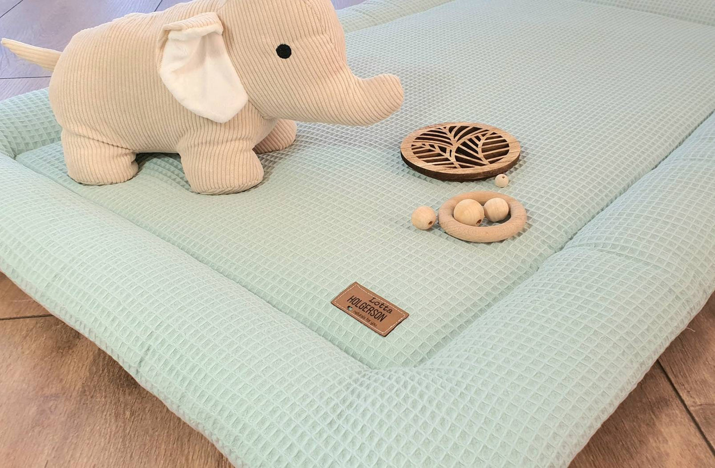 Waffelpique Krabbeldecke Laufstalleinlage Babydecke Spieldecke personalisierbar mit Namen DUSTY MINT