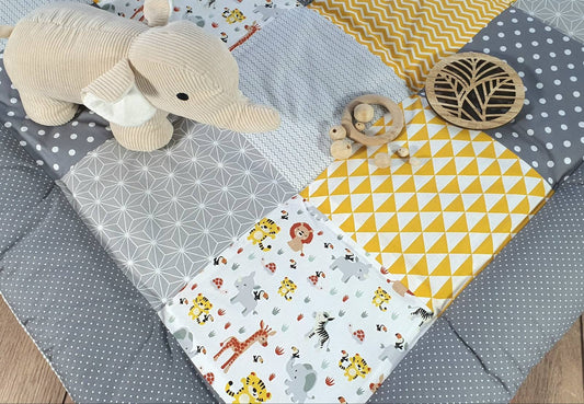 3-4cm dicke Krabbeldecke - Patchwork - Waffelstoff Decke - Babydecke - mit Namen - Safari Giraffe Löwe Elefant gelb grau