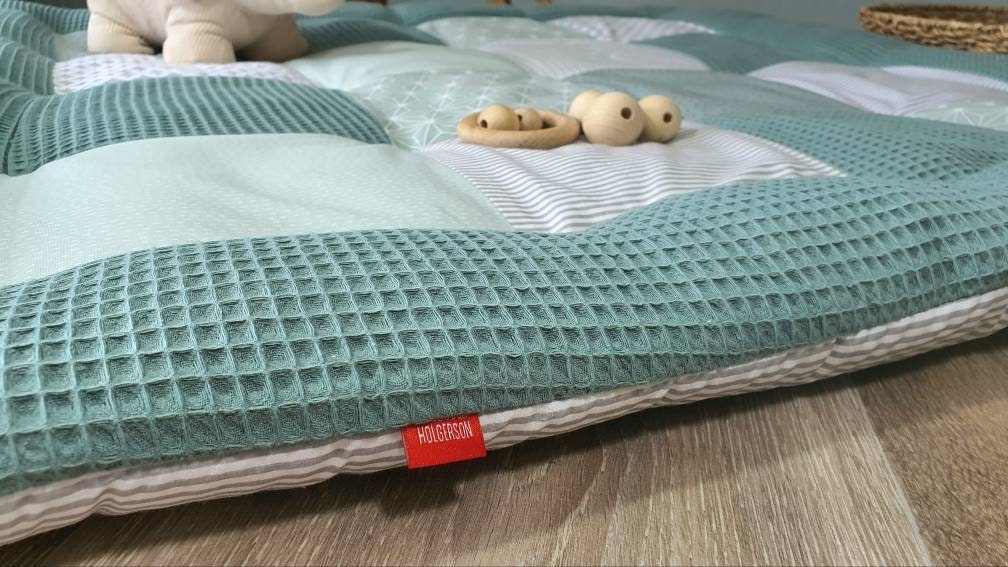 3-4cm dicke Krabbeldecke - Waffelstoff Patchwork - Decke - Babydecke - mit Namensstickerei - petrol / taupe grau