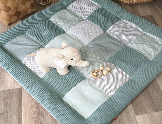 3-4cm dicke Krabbeldecke - Waffelstoff Patchwork - Decke - Babydecke - mit Namensstickerei - petrol / taupe grau