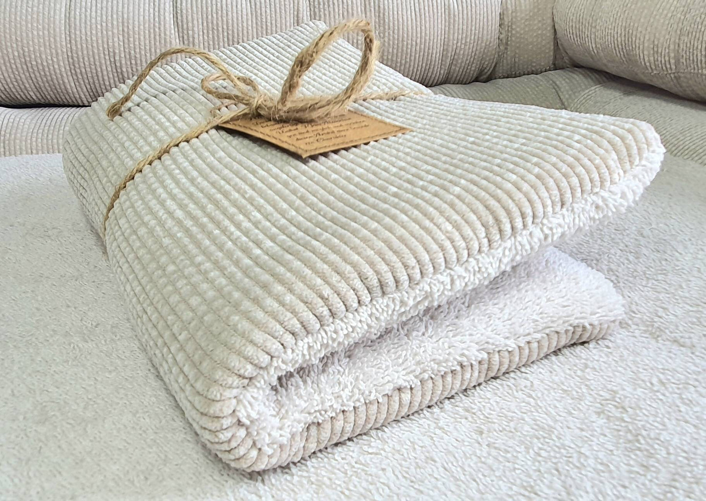 weiche Cord-Kuscheldecke - personalisierbar mit Namen / Babydecke / Geschenk Geburt Taufe / sand beige creme