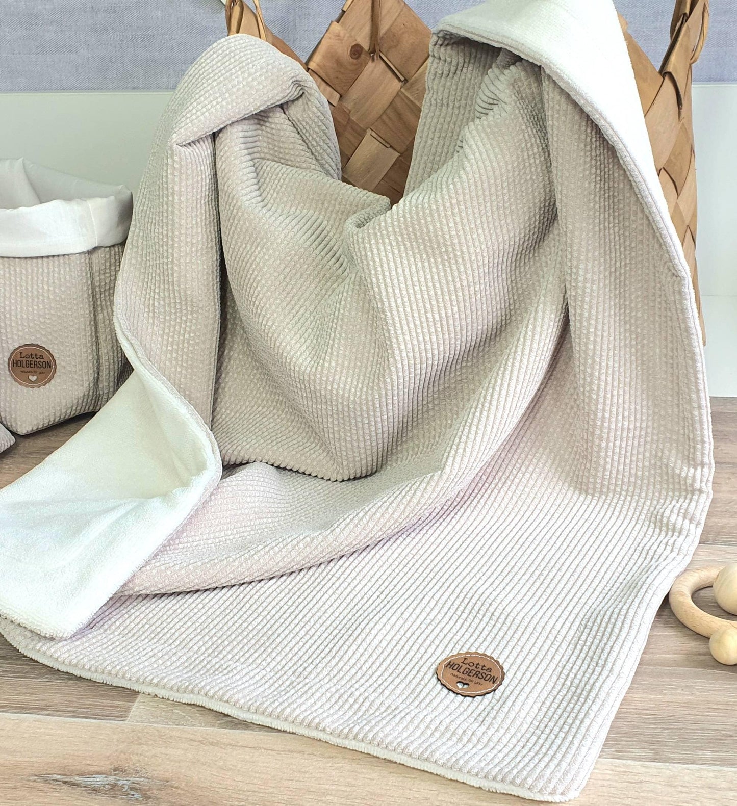 weiche Cord-Kuscheldecke - personalisierbar mit Namen / Babydecke / Geschenk Geburt Taufe / sand beige creme