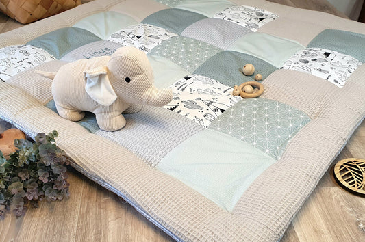 Krabbeldecke - Waffelstoff Patchwork - Decke - Babydecke - Mint/Grau/Weiß - 3-4cm dick - mit Namensstickerei - TIPI SALBEI grün / hellgrau