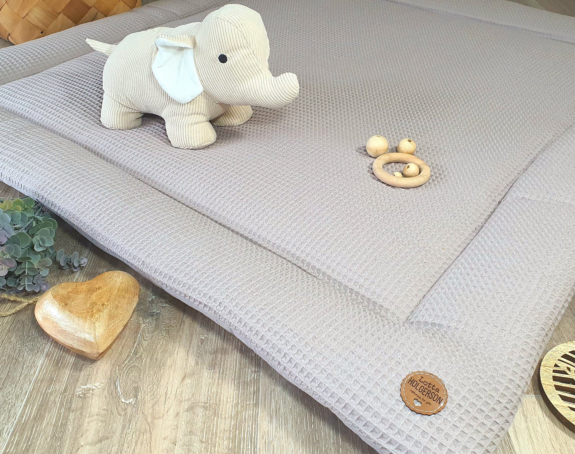 Waffelpique Krabbeldecke Laufstalleinlage Babydecke Spieldecke personalisierbar mit Namen TAUPE